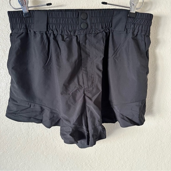 NEW Free people get your flirt on black shorts size L - Picture 4 of 7